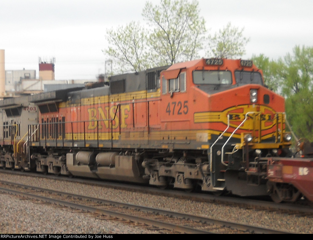 BNSF 4725